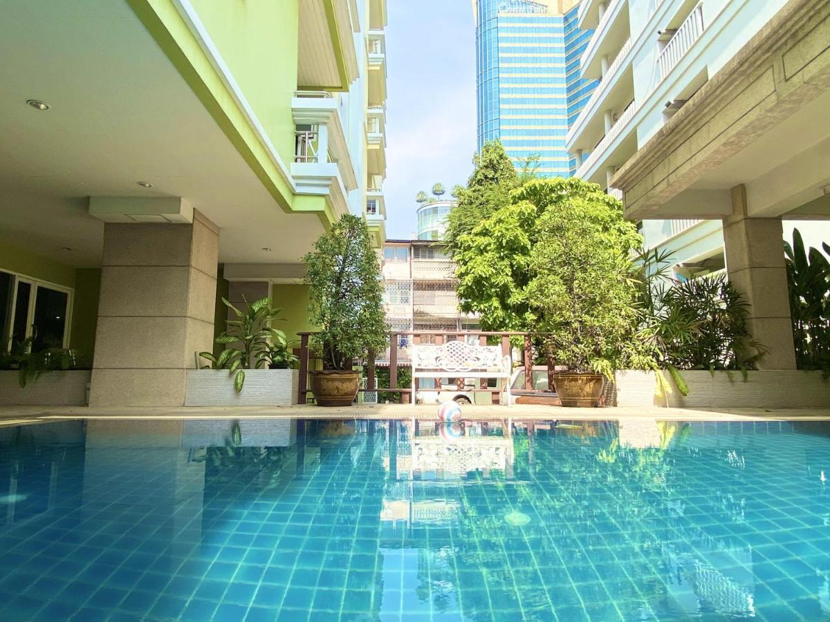 14 Place Sukhumvit Suites Бангкок Екстер'єр фото